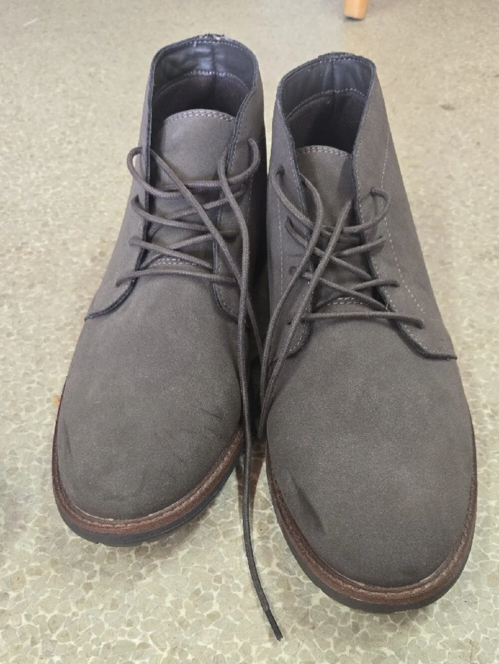 Men's Gray Suede Chukka Boots - Classic Lace-Up